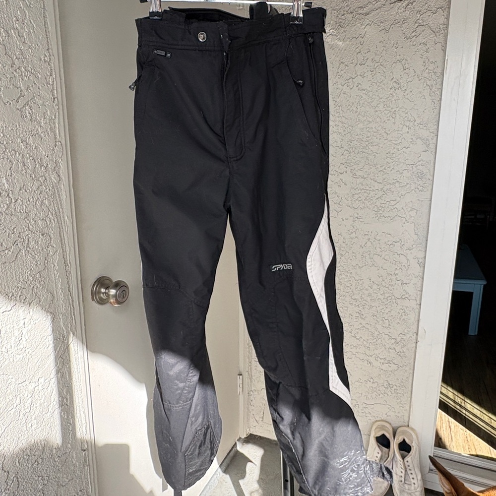 Spyder Kids ski pants in Black and White
